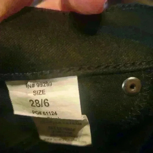 Level 99 size 28 womans pleather like pants - Picture 3 of 4